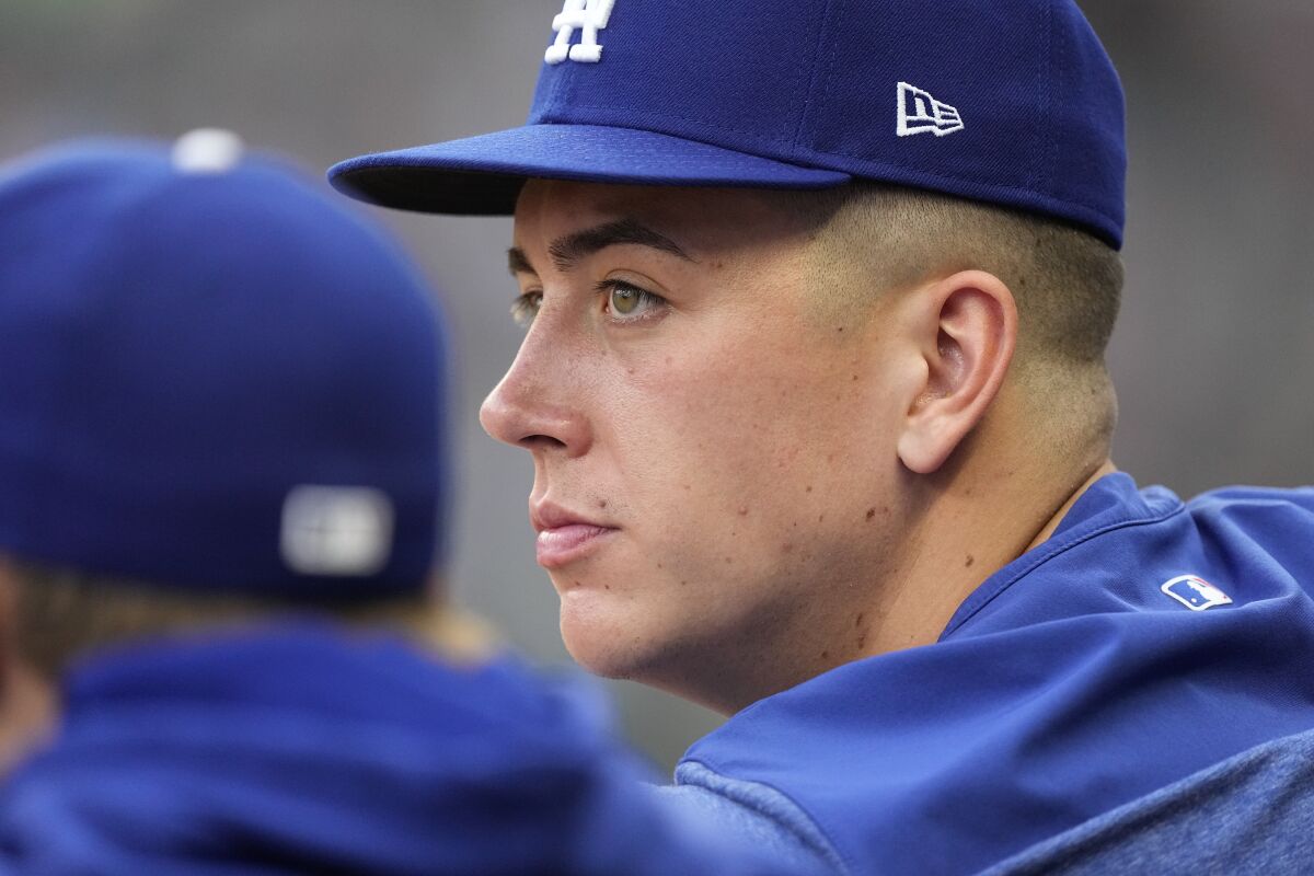 Dodgers'ın çaylak atıcısı Bobby Miller, Atlanta Braves'e karşı gösterilir.