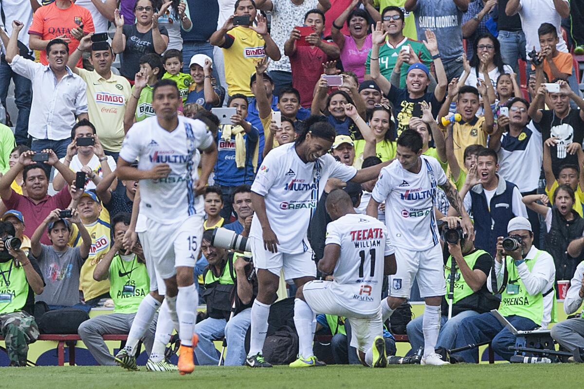 Querétaro venció el viernes 2-1 a Morelia, en el arranque de la 16ta fecha del torneo Clausura mexicano.