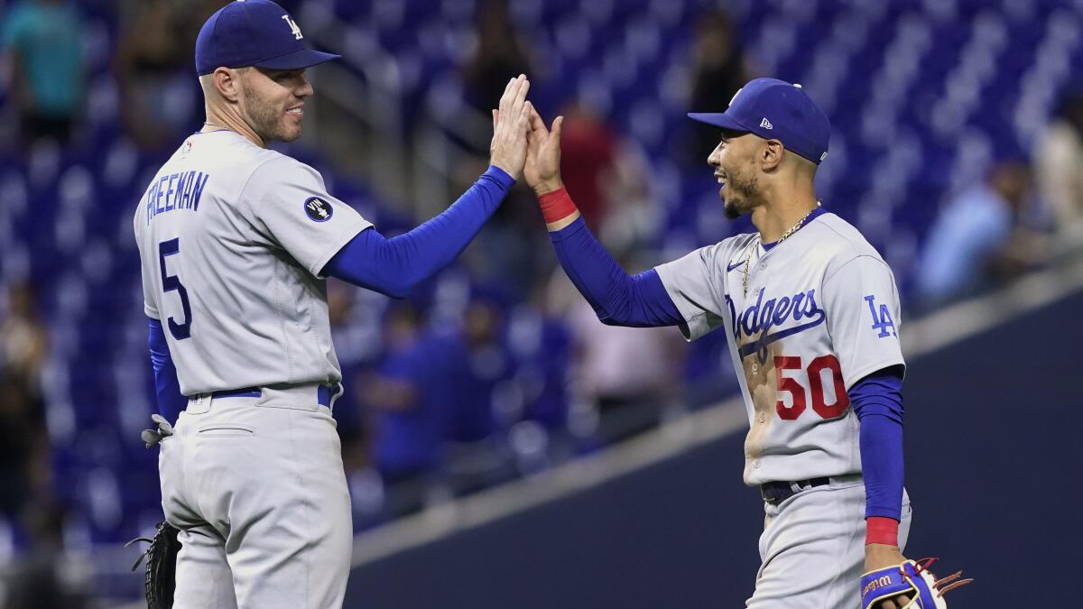 Mookie Betts Leads Dodgers' Stars With a Masterly Performance