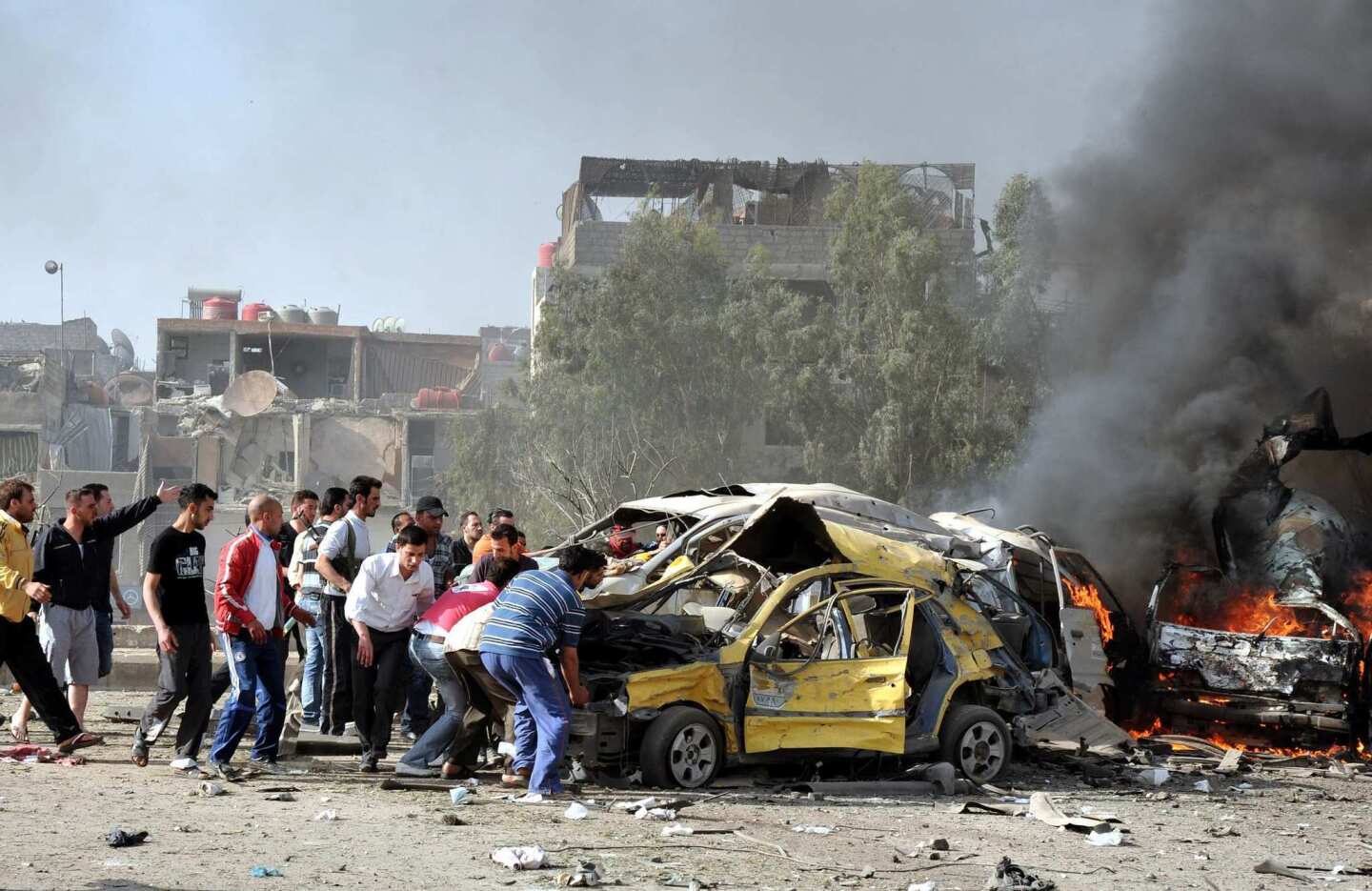 Massive Explosion Rocks Syrian Capital 40 Dead Los Angeles Times