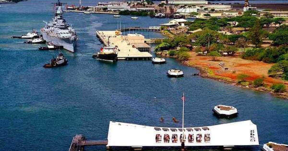 Hawaii: USS Missouri marks 15 years at Pearl Harbor - Los ...