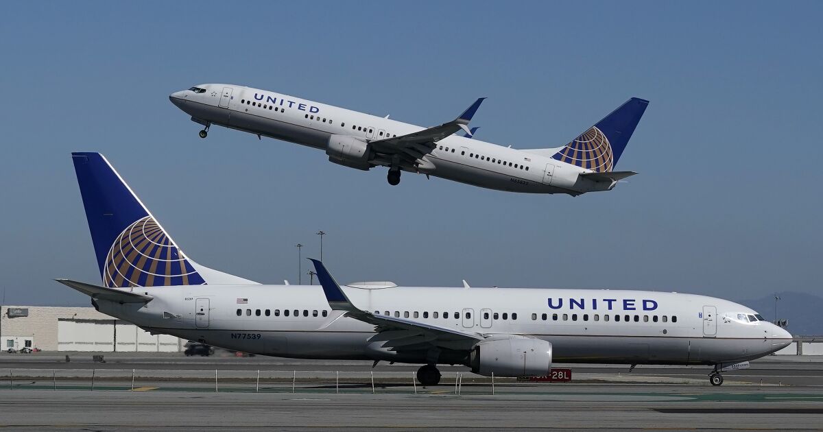 United Airlines flight nearly plunged into Pacific Ocean after takeoff, records show United Airlines flight nearly plunged into Pacific Ocean after takeoff, records show