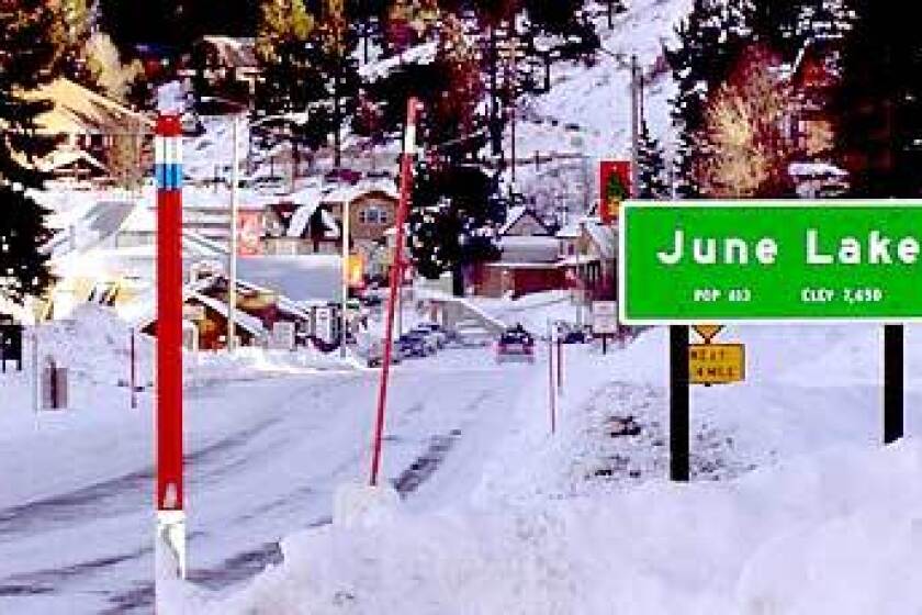 June Lake is about 20 miles north of Mammoth. Most of the runs in the June Mountain ski area are rated for beginner or intermediate skiers.