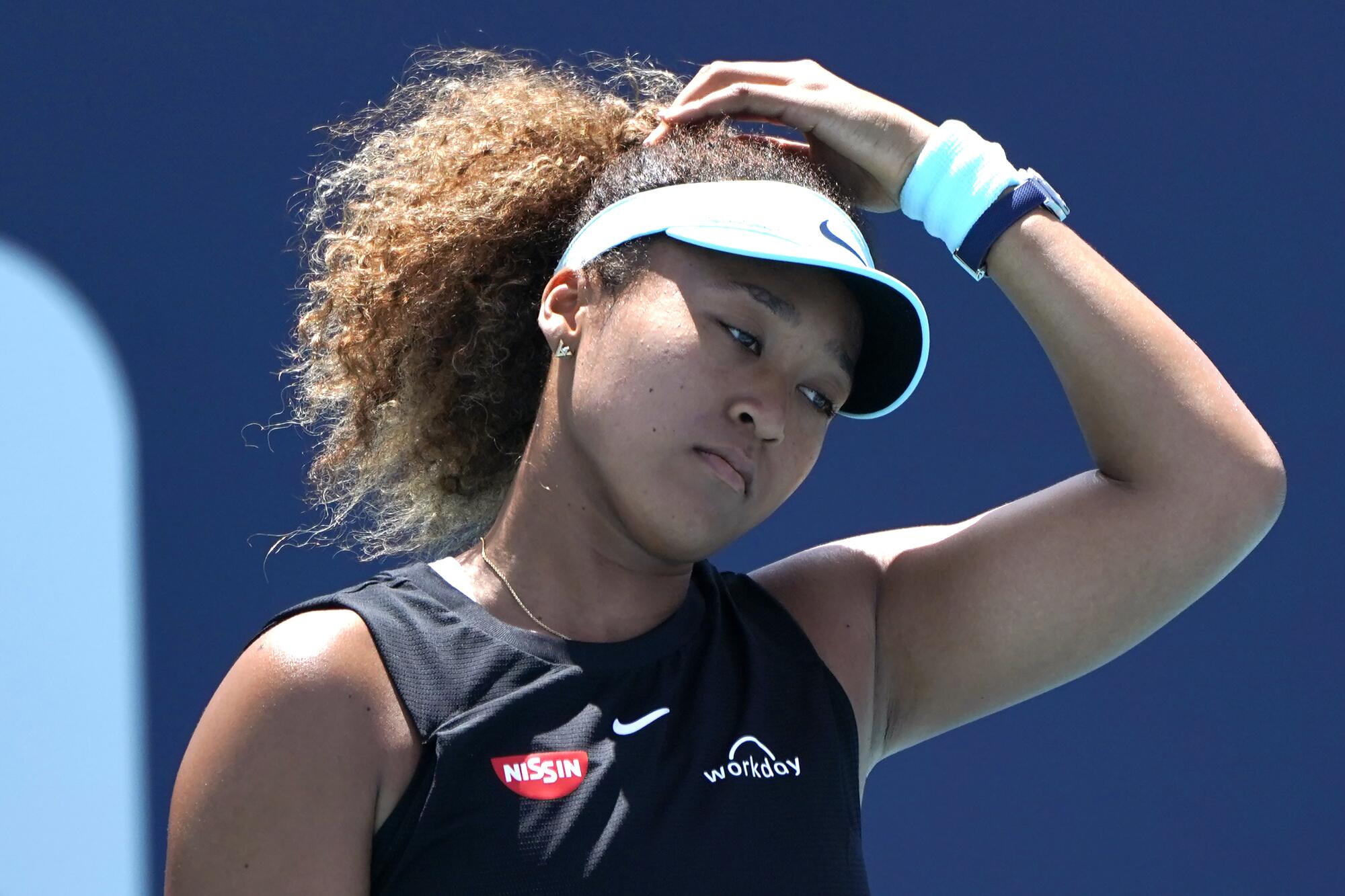 Naomi Osaka reacciona durante un partido en el Abierto de Miami en marzo.