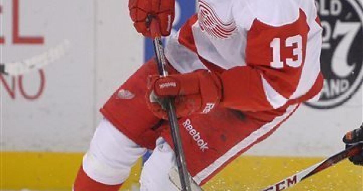 Pavel Datsyuk will stick with Red Wings for four more years