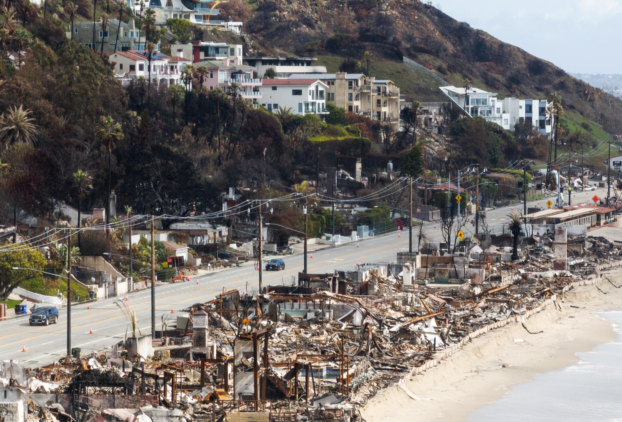 Malibu businesses struggling after fire and PCH restrictions - Los Angeles Times