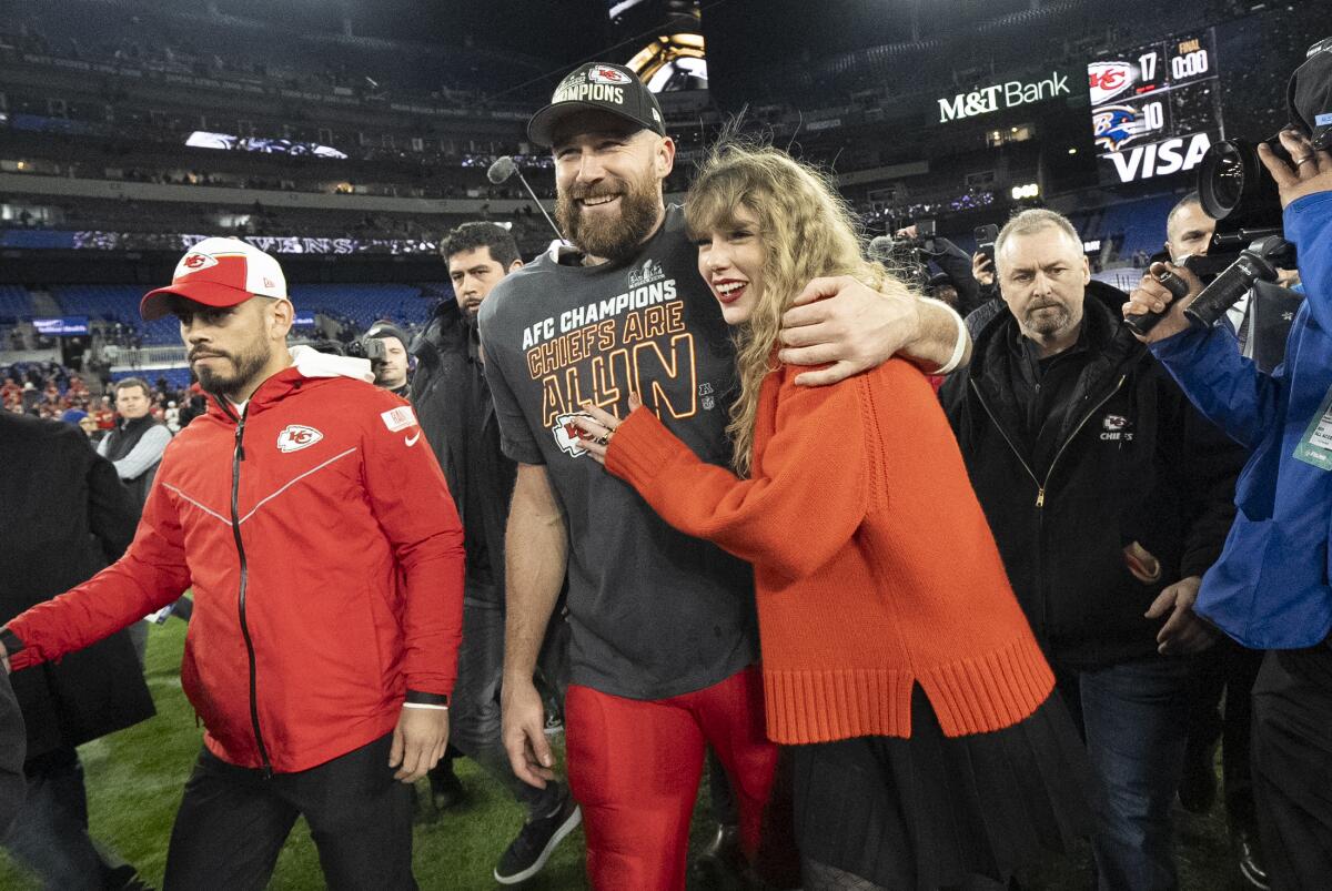 Chiefs Coach Defends Travis Kelce Amid Blame on Taylor Swift for NFL Struggles