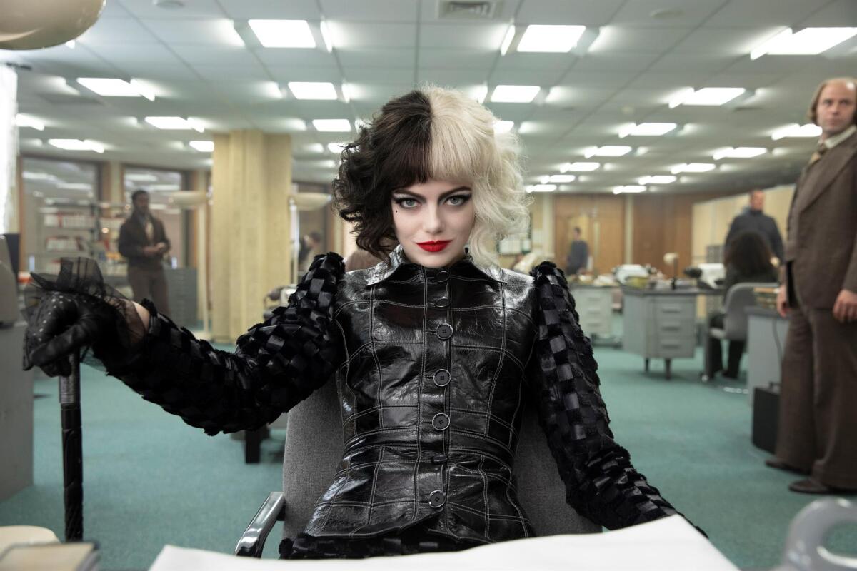 Emma Stone en su interpretación de Cruella.