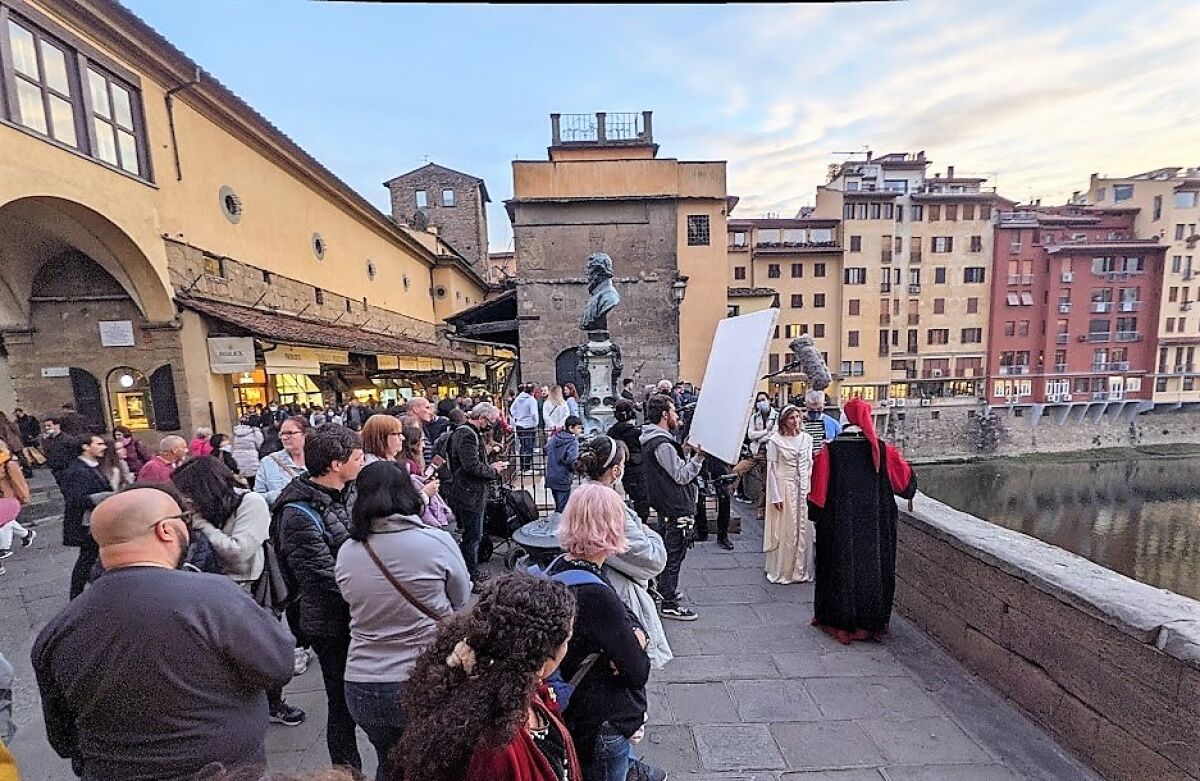 A crowd watches the filming of Hershey Felder's latest musical film, "Dante and Beatrice in Florence" 
