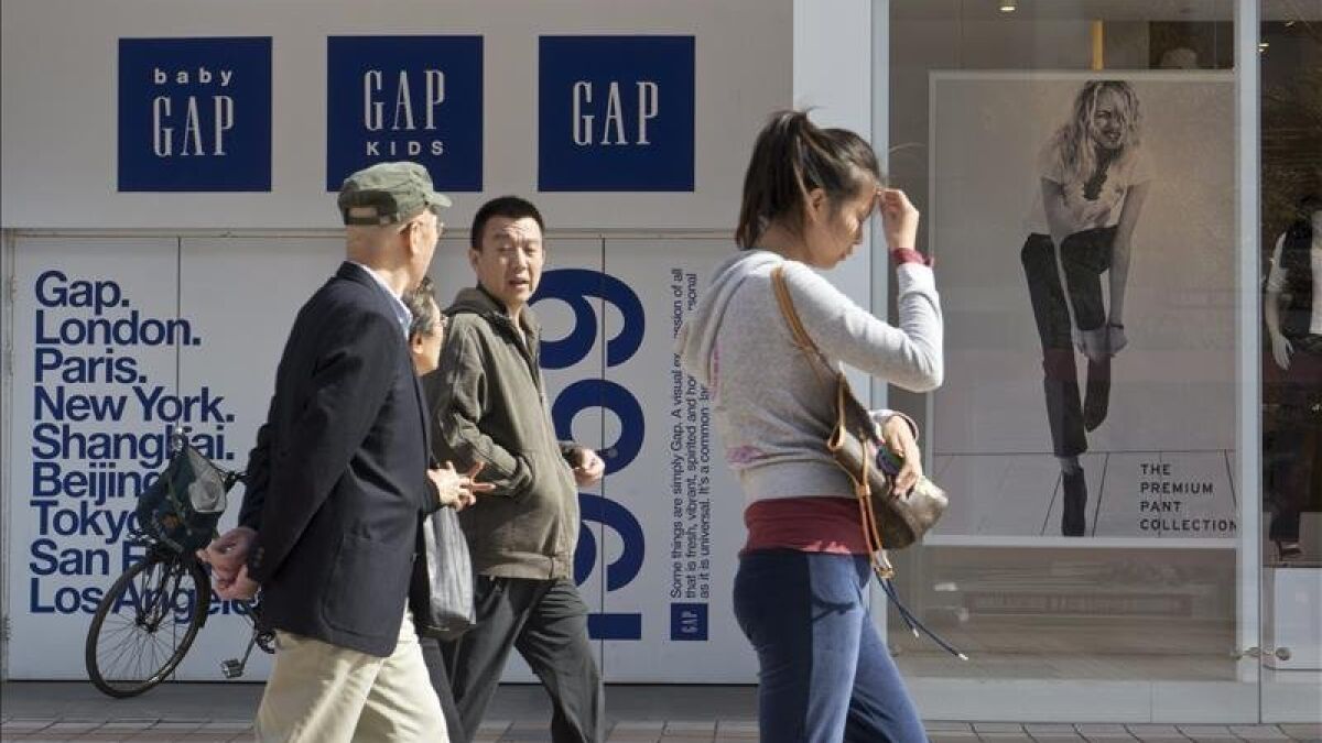 Cadena de Gap anuncia cierre de tiendas y centenares de despidos - Diego en Español