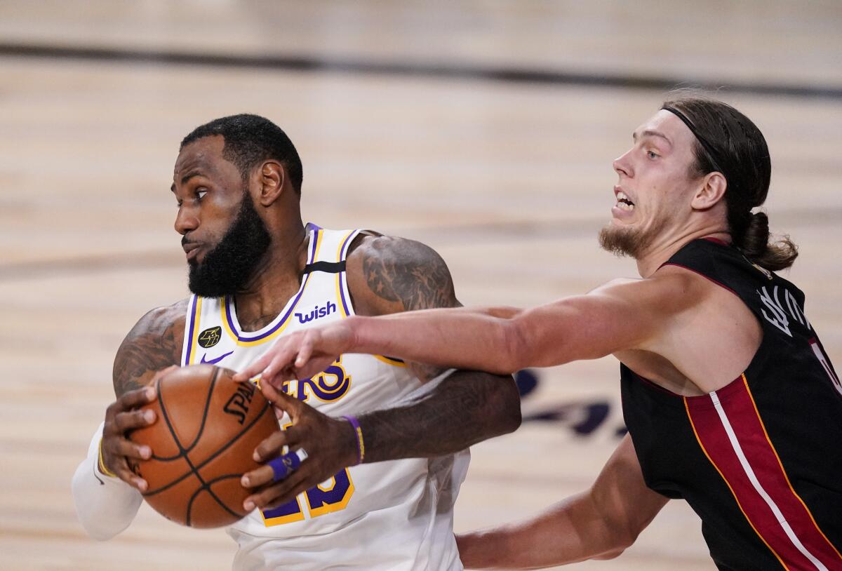 Photos: Lakers vs. Heat, NBA Finals Game 4 - Los Angeles Times