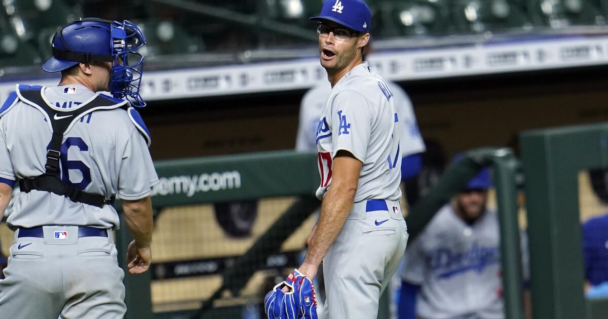 Dodgers: Joe Kelly Explains Why He Has the Mustache Right Now