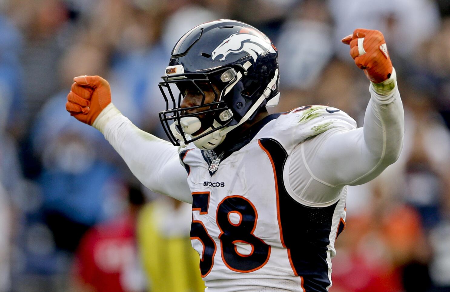 Broncos' Von Miller says he's recovered from COVID-19 - The San