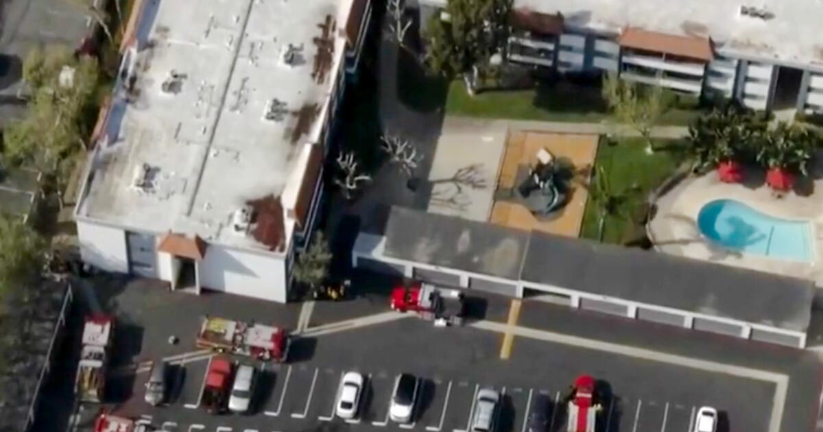 Los Angeles apartment fire injures 10, displaces 30 Los Angeles apartment fire injures 10, displaces 30
