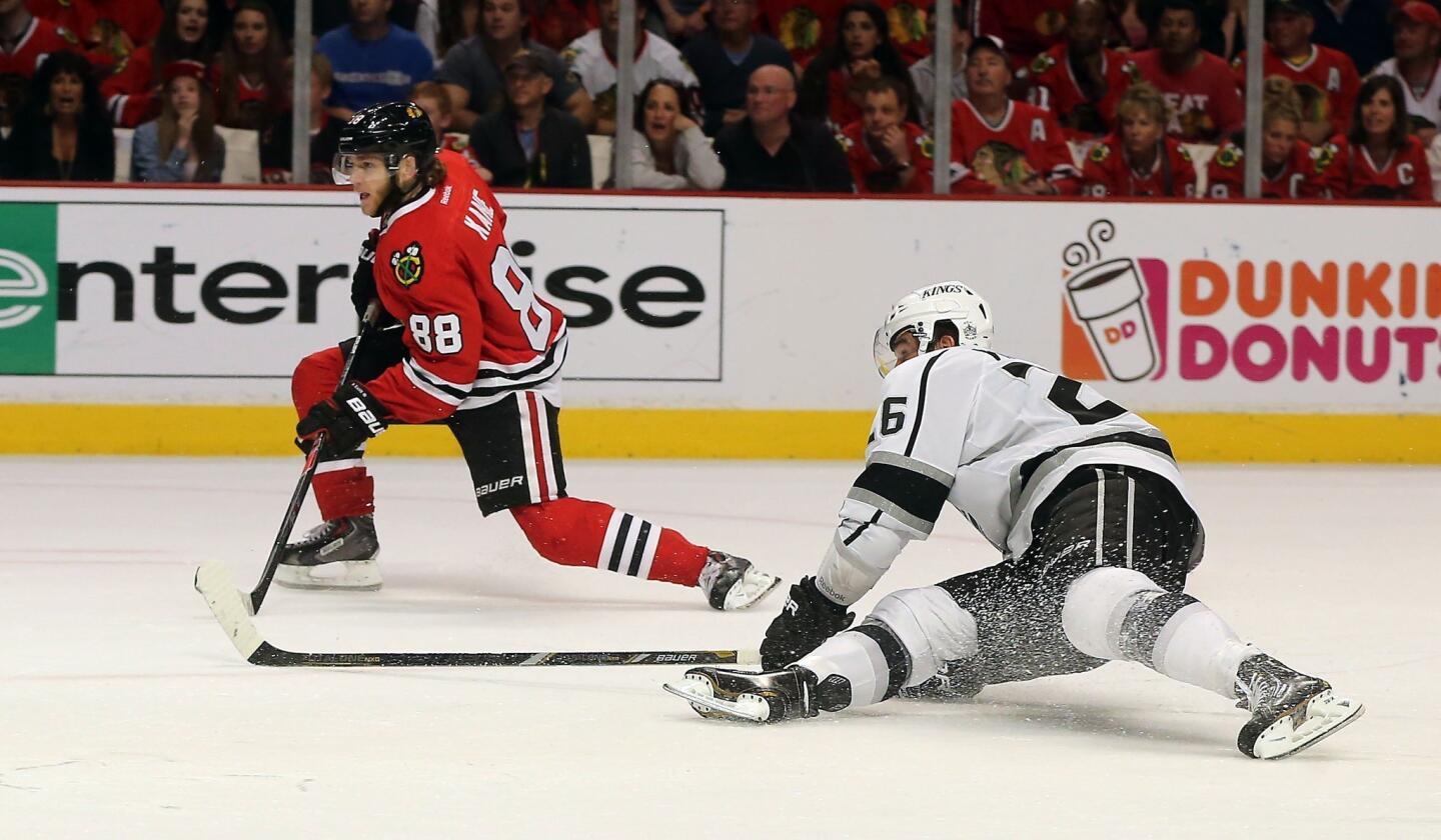 Patrick Kane, Slava Voynov