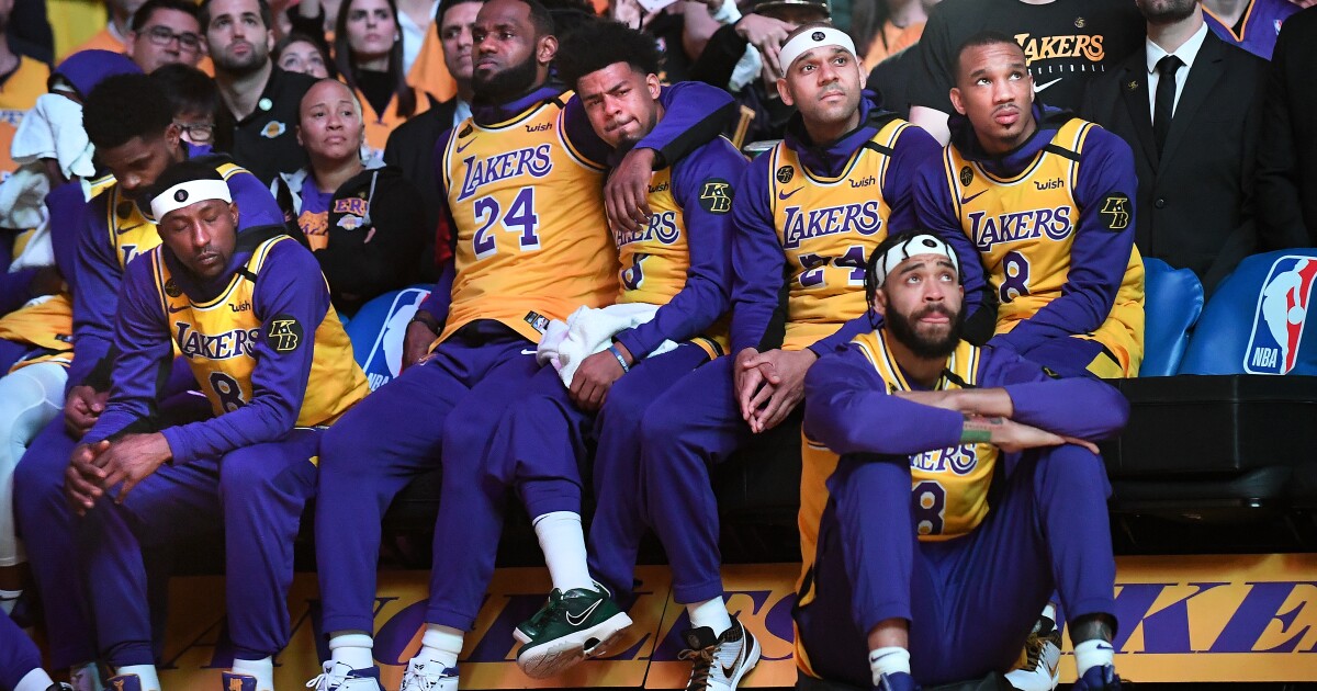 Lakers Honor Kobe Bryant On Night Of Heartbreak And Healing Los Angeles Times