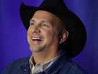 Garth Brooks comes out of retirement