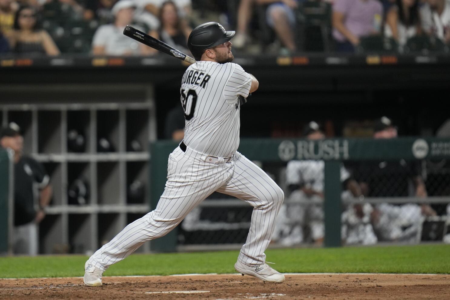 WATCH: White Sox' Andrew Benintendi ties the game in the 9th inning