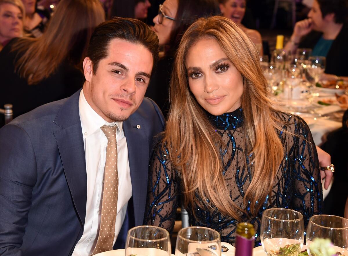 Jennifer Lopez and Casper Smart have reportedly ended their relationship.
