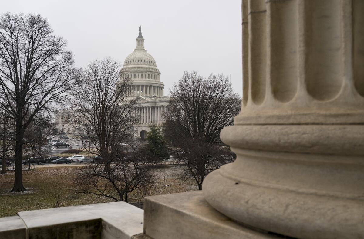 Esta fotografía muestra el Capitolio federal en Washington, el martes 26 de enero de 2021. 