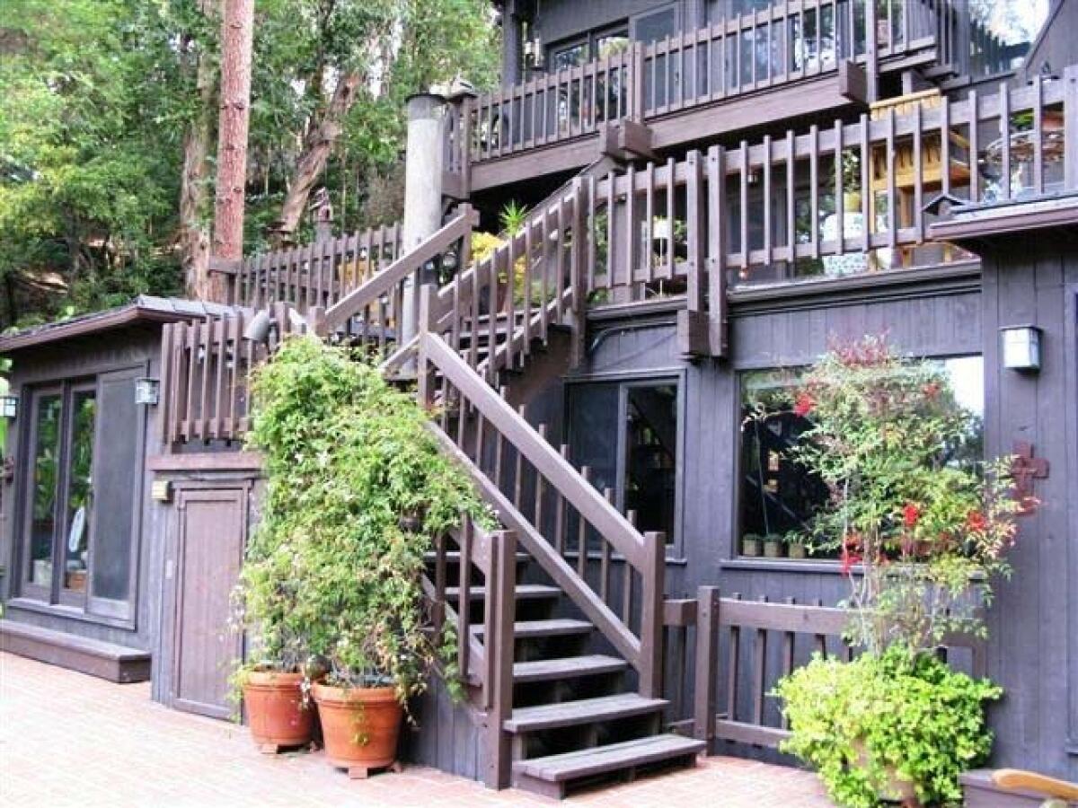 Actress Brynn Thayer and her husband, award-winning manager-writer-producer David Steinberg, have sold their longtime Pacific Palisades home for $2,995,000. The post-and-beam house has an outdoor terrace and patios for entertaining. The lower level also has a large bonus room.