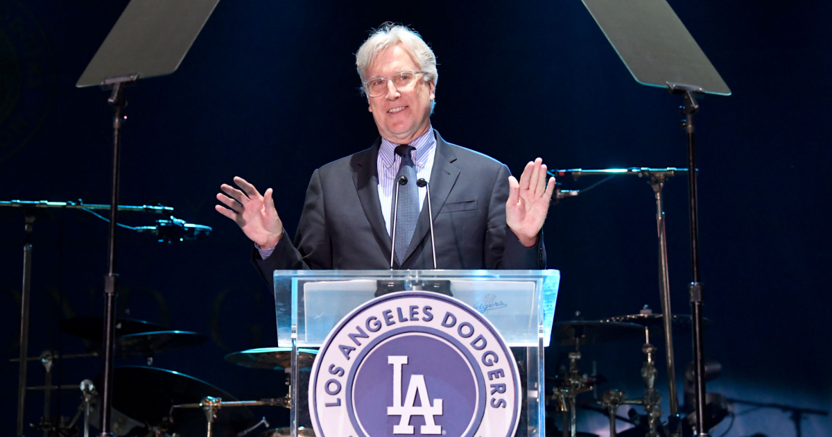 Los Angeles Dodgers partnering with marketing agency for Lakers type deal