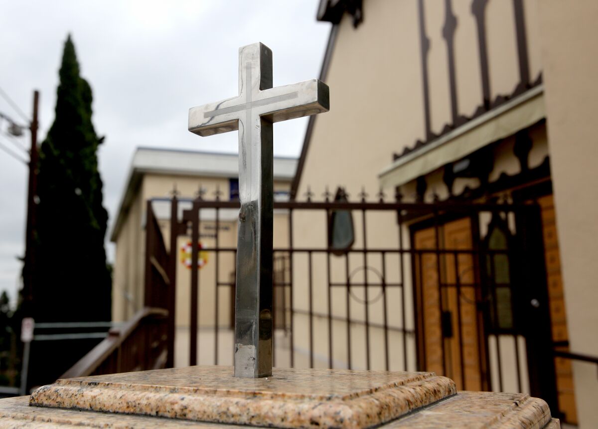 Los migrantes fueron llevados a la Iglesia católica croata de St. Antonio.