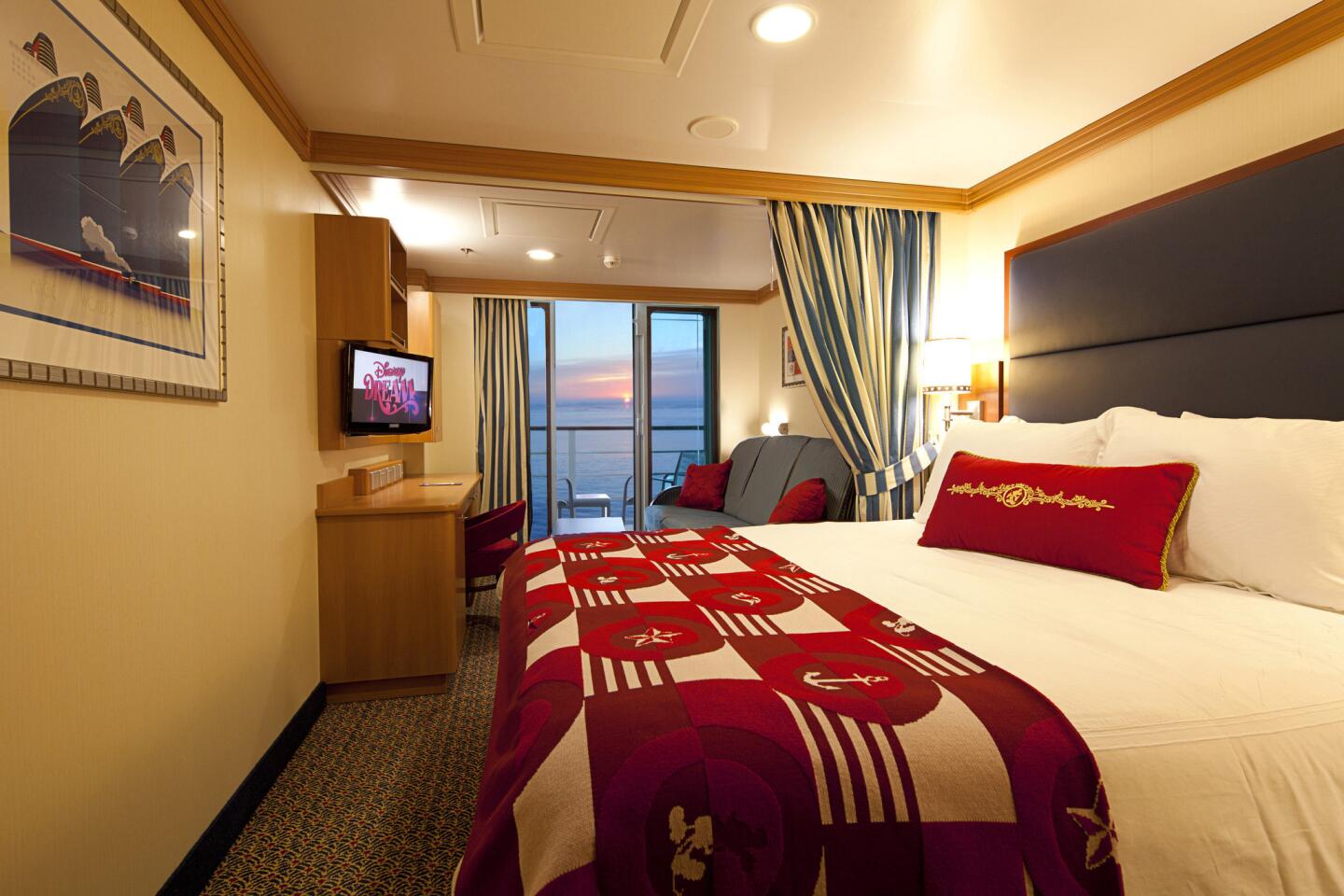 DELUXE OCEANVIEW STATEROOM WITH VERANDAH ON THE DISNEY DREAM