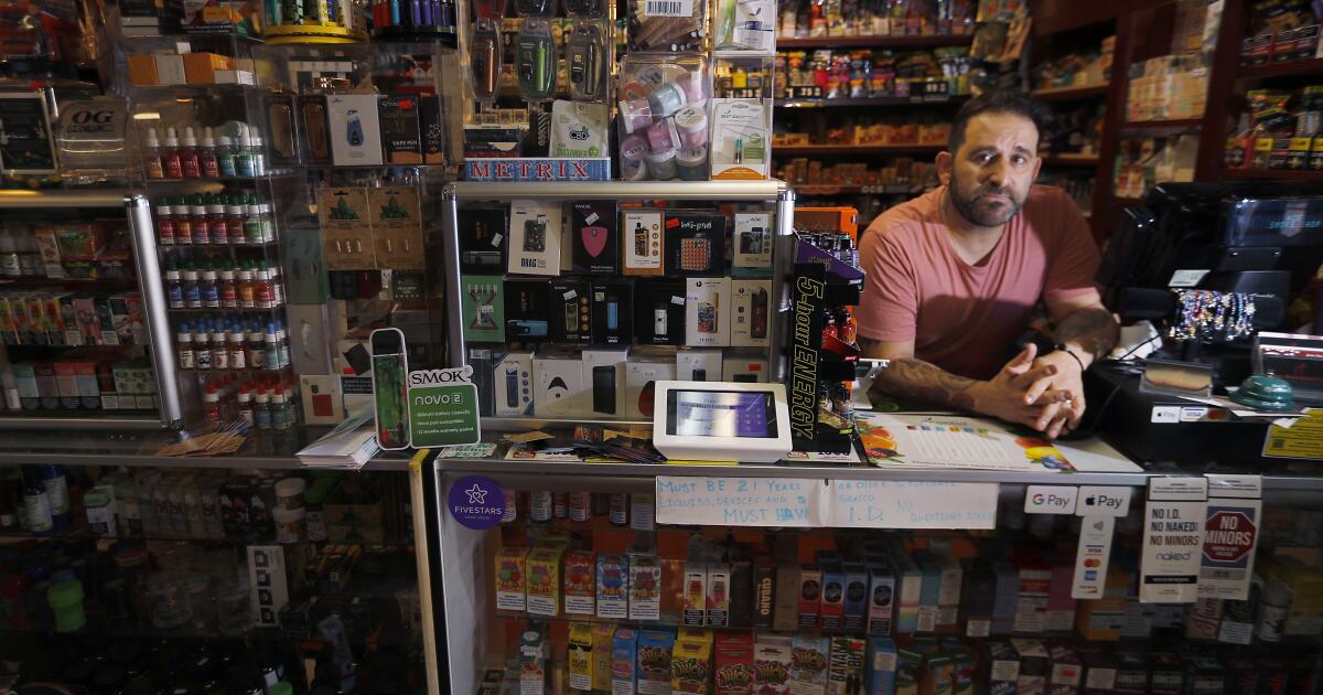 Vape shops in Los Angeles fear sales declines amid health crisis - Los Angeles Times Vape shops in Los Angeles fear sales declines amid health crisis - Los Angeles Times