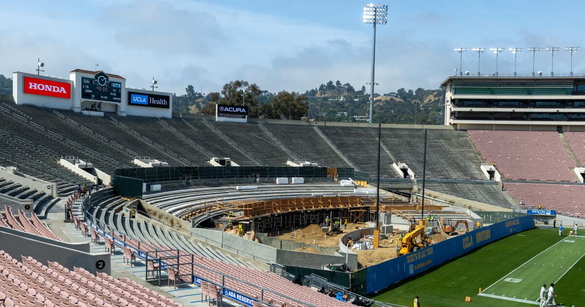 À l’intérieur du Rose Bowl se trouve une rénovation de 30 millions de dollars pour le football de l’UCLA