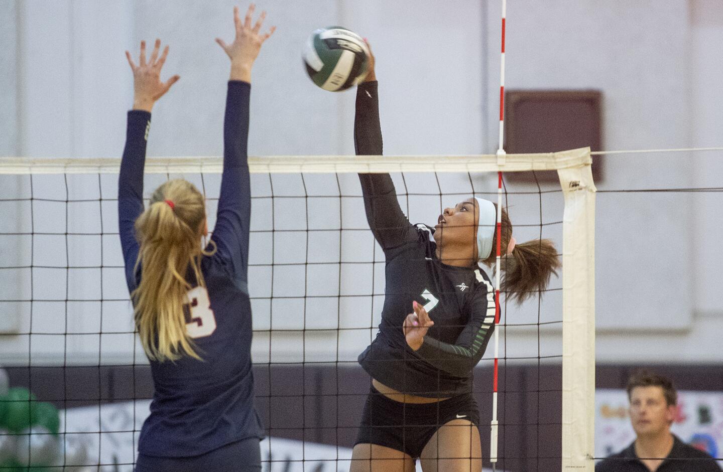 Photo Gallery: Sage Hill vs. St. Margaret’s in girls’ volleyball