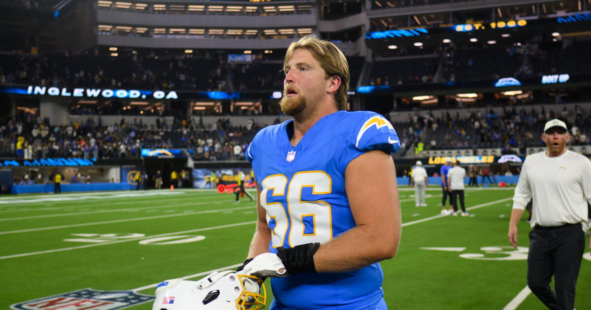 O pivô novato do Chargers, Jake Slaughter, derrotou Justin Herbert