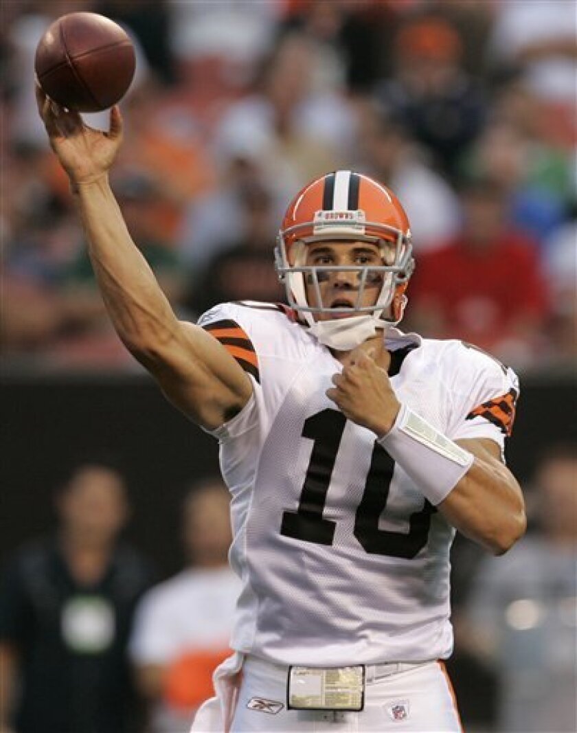 In this Aug. 28, 2008 file photo, Cleveland Browns quarterback Brady Quinn passes to Jason Wright in the first quarter in an NFL preseason football game against the Chicago Bears in Cleveland. The Browns confirmed Monday, Nov. 3, 2008, Quinn will replace Derek Anderson as the starting quarterback Thursday against the Denver Broncos. (AP Photo/Tony Dejak, File)