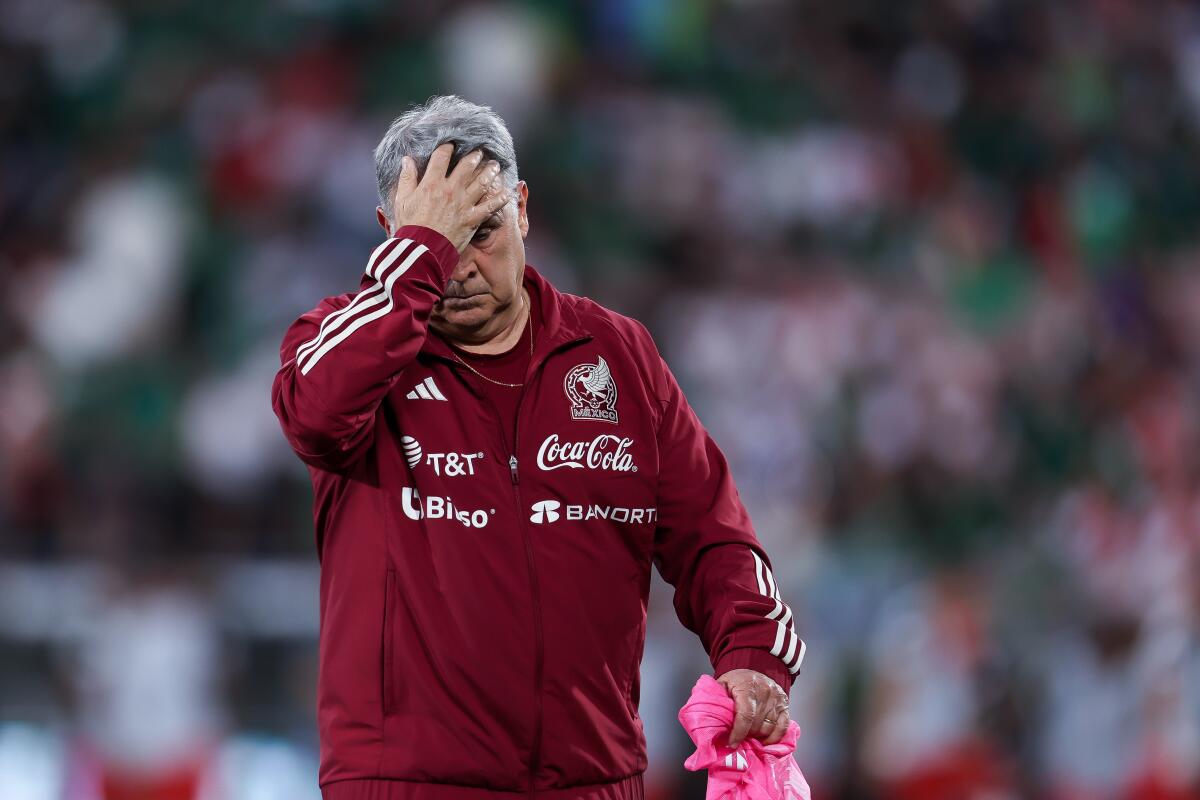 Mexico coach Tata Martino gestures during his team's 1-0 win over Peru before 62,729 at the Rose Bowl on Sept. 24, 2022.