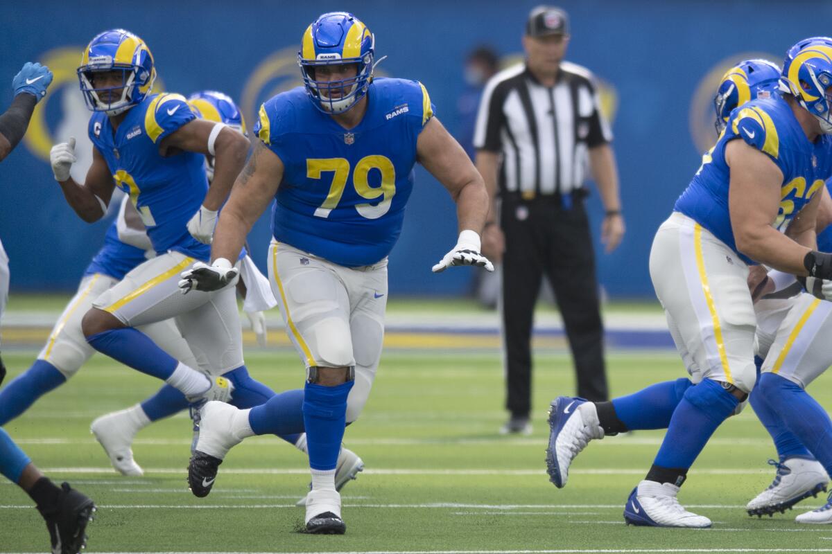  Rams offensive tackle Rob Havenstein prepares to block.