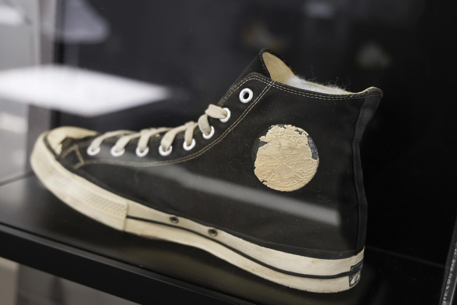 Converse apologizes after ad is slammed for imagery likened to KKK Converse apologizes after ad is slammed for imagery likened to KKK