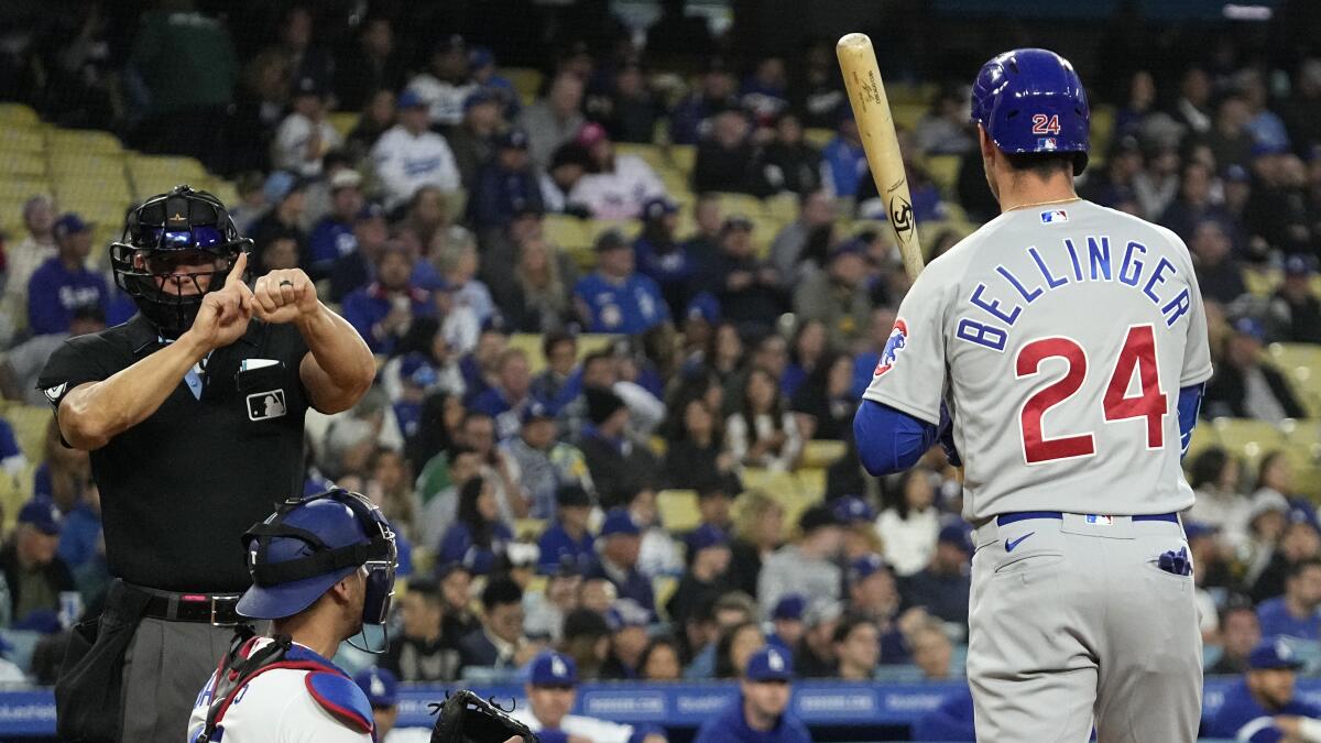 Former Dodger Cody Bellinger gets pitch clock violation while LA crowd  gives him standing ovation in return