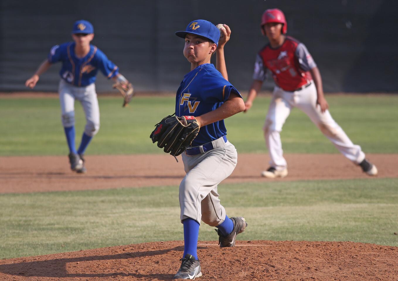 Fountain Valley 12-and-under Bronco team