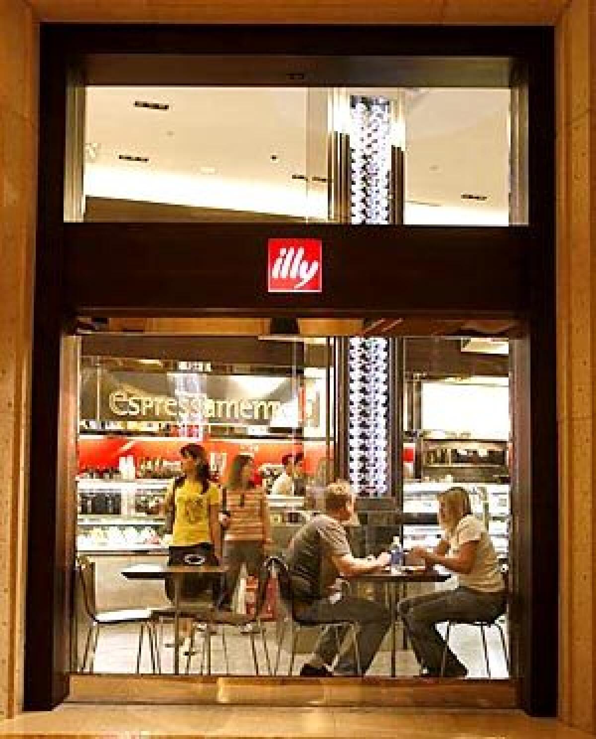 JAVA SCENE: Espressamente Illy, the top Italian coffee company, serves quality espresso in a smart urban setting.