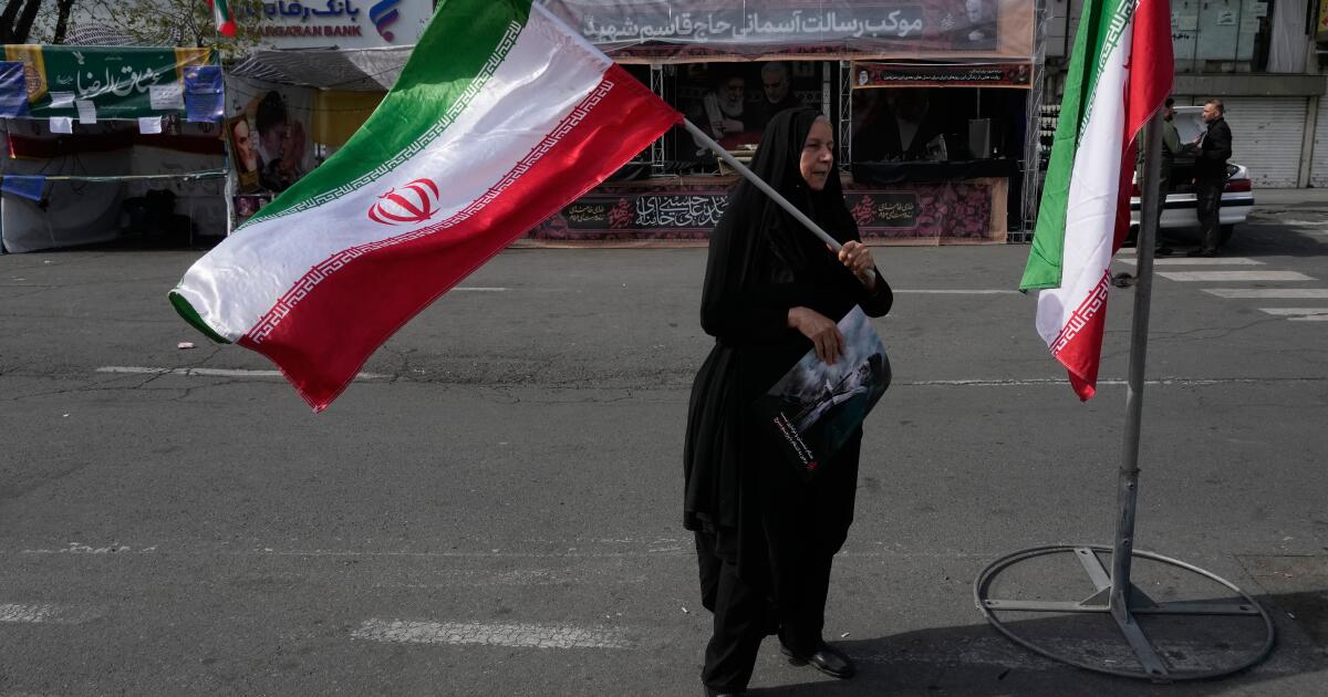 EUA suspenderão ataques a usinas de energia por cinco dias após Trump estender prazo do Estreito de Ormuz