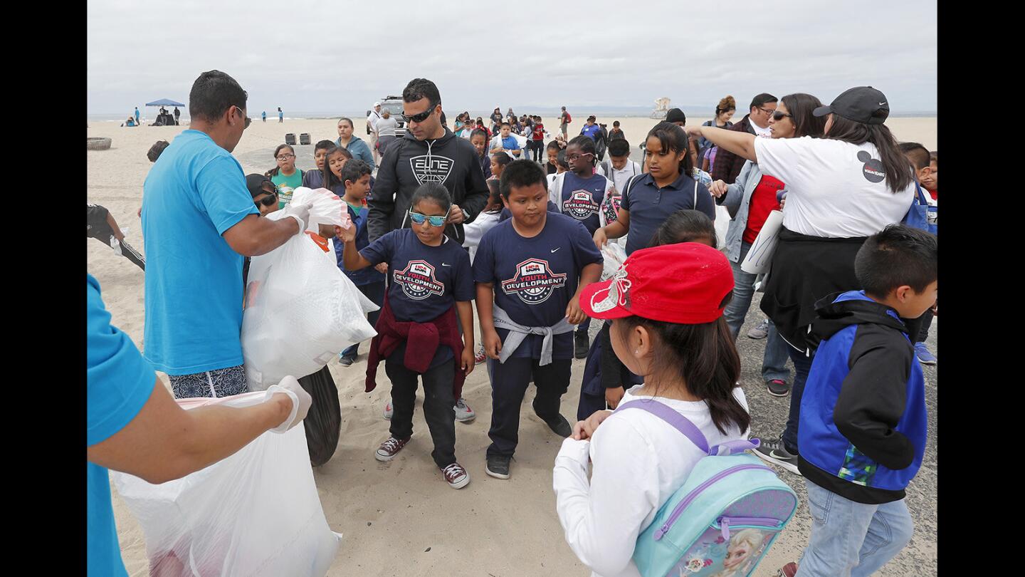 la-photo-gallery-kids-ocean-day-at-huntington-003