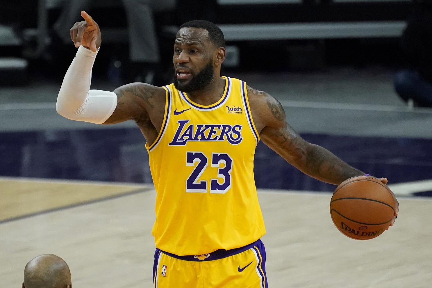 Lakers vs Suns: LeBron James a loss away from first, first-round ext