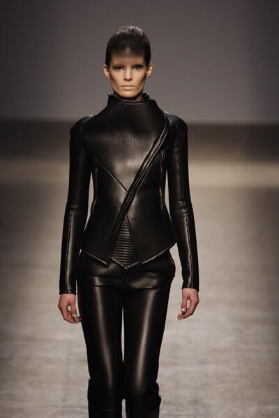 Gareth Pugh fall 2010