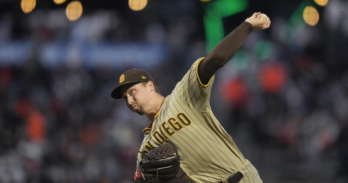 Padres fall to Giants; Blake Snell marches toward Cy Young