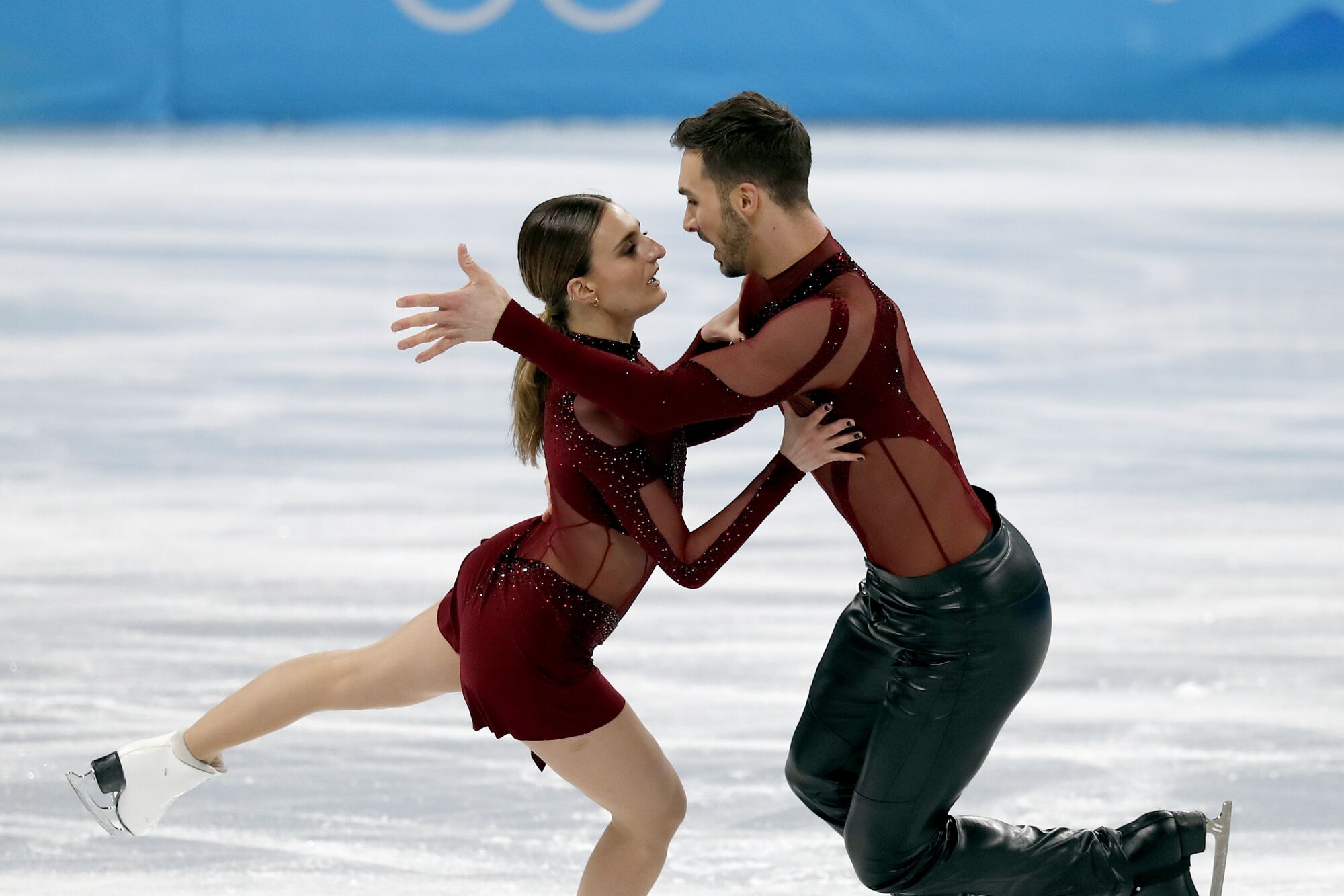 French skaters Gabriella Papadakis and Guillaume Cizeron perform during the ice dance-rhythm dance competition