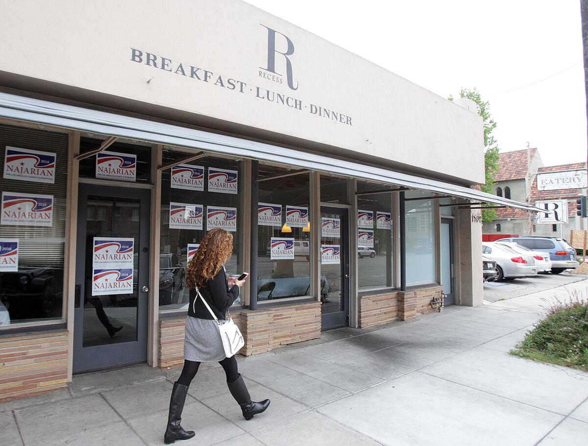 The former Recess Eatery sits vacant in Glendale on Thursday, May 5, 2016.