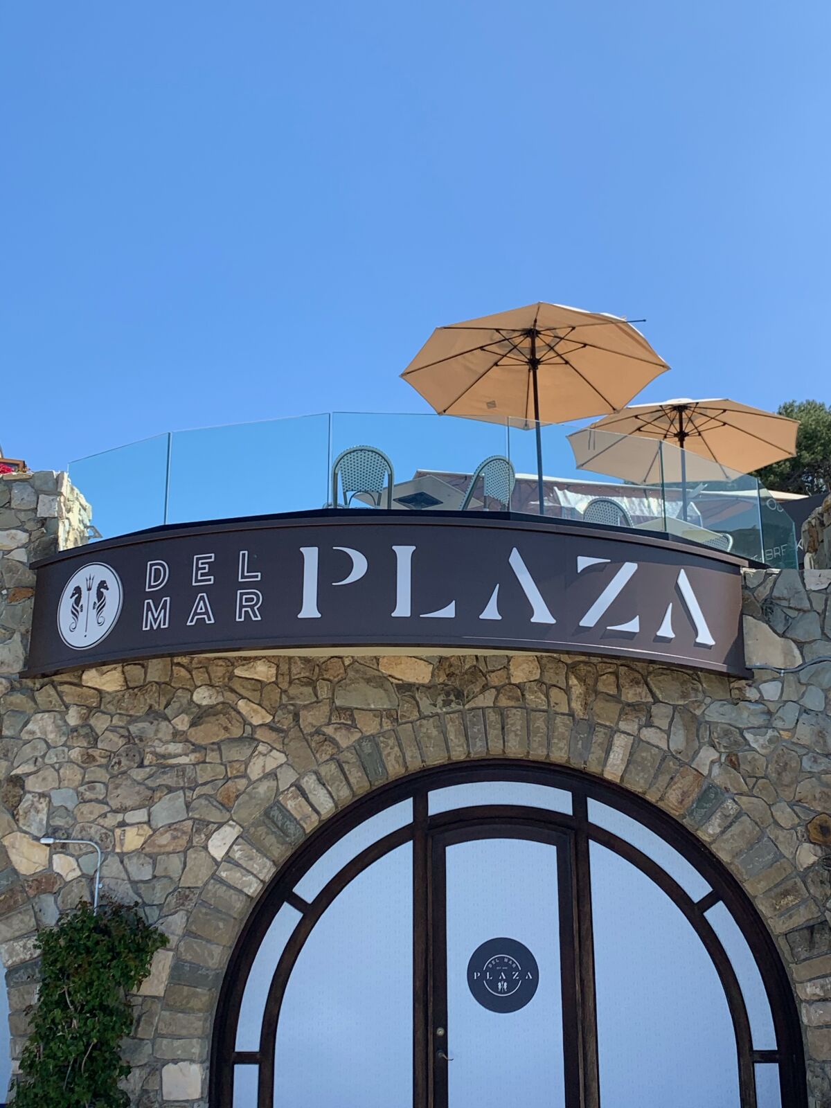 Del Mar Plaza shopping center is located at 1555 Camino Del Mar in the Del Mar Village area.