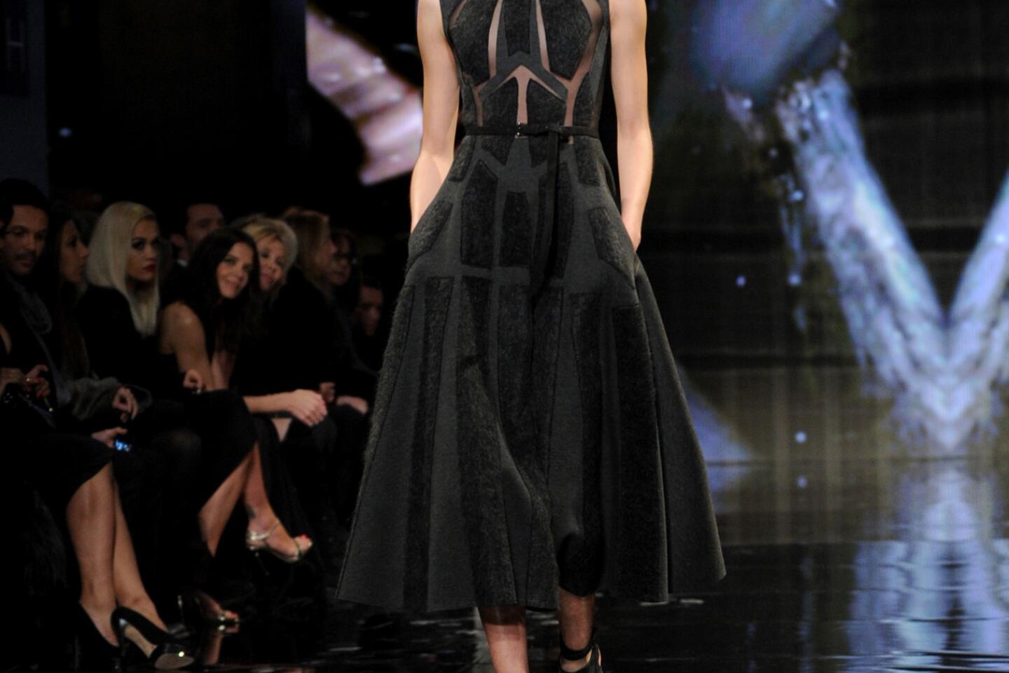 N.Y. Fashion Week: At DKNY, 'real people' on the runway - Los Angeles Times