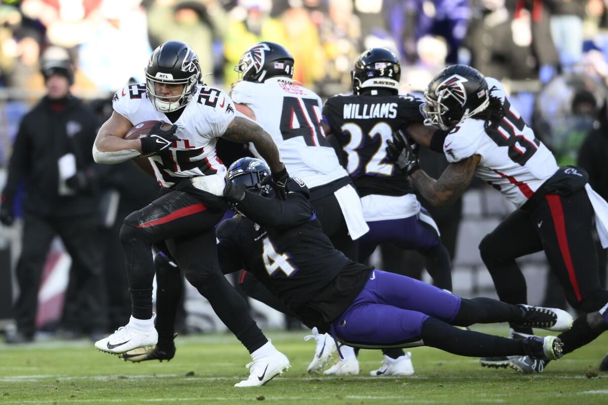 Falcons eliminated from playoff chase in a familiar fashion - The San Diego  Union-Tribune