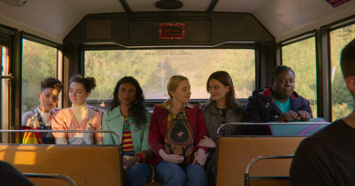 Revisit The Bus Scene From Sex Education Before Season 3 Los Angeles Times 0801